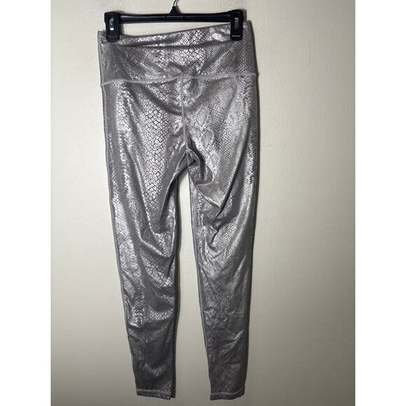 Mono B Silver Snakeskin Athletic Leggings Sz M - Picture 2 of 2